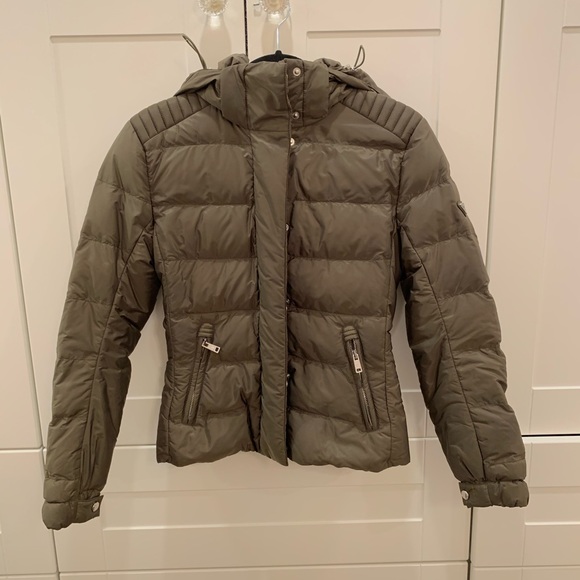 Prada puffer jacket size 40. Like new - Picture 1 of 5